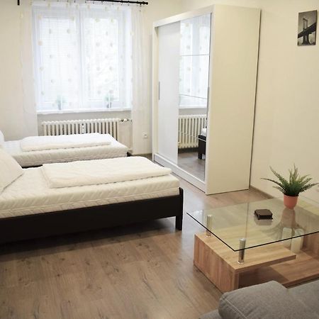 ניטרה Center City Apartment II מראה חיצוני תמונה