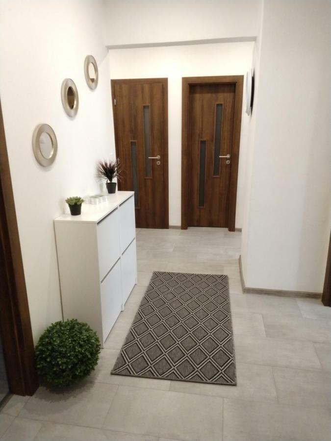 ניטרה Center City Apartment II מראה חיצוני תמונה